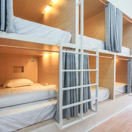 Petit Espace Boutique Hostel Вьентьян Экстерьер фото