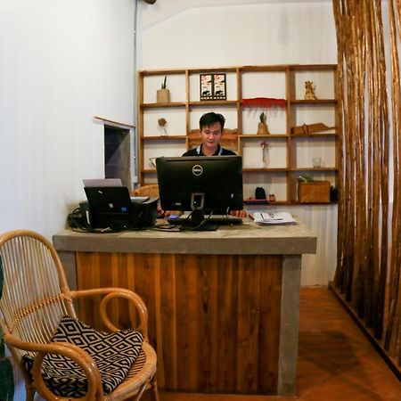 Petit Espace Boutique Hostel Вьентьян Экстерьер фото