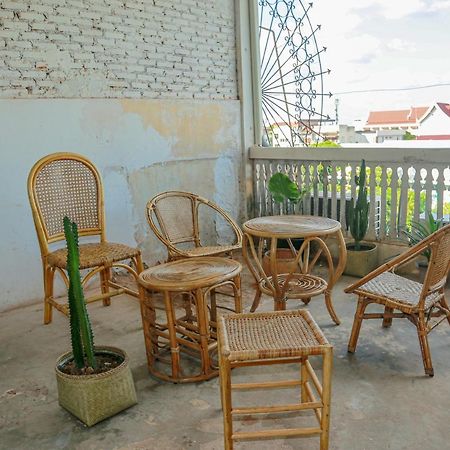 Petit Espace Boutique Hostel Вьентьян Экстерьер фото
