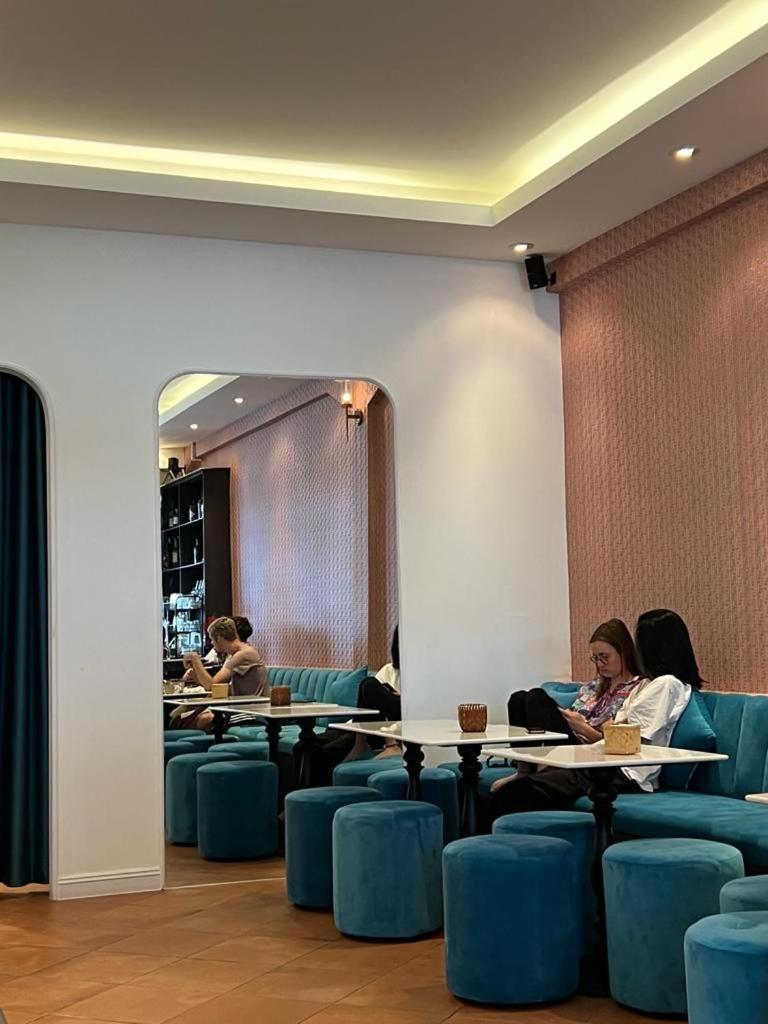 Petit Espace Boutique Hostel Вьентьян Экстерьер фото