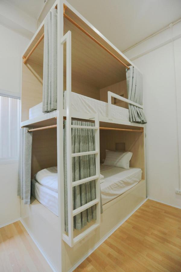 Petit Espace Boutique Hostel Вьентьян Экстерьер фото