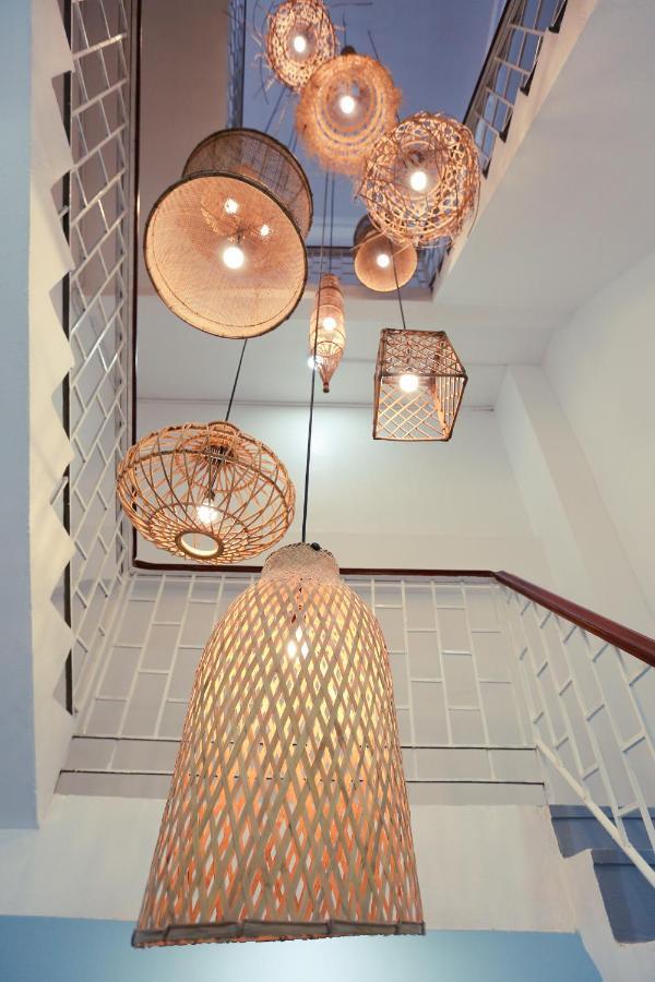 Petit Espace Boutique Hostel Вьентьян Экстерьер фото