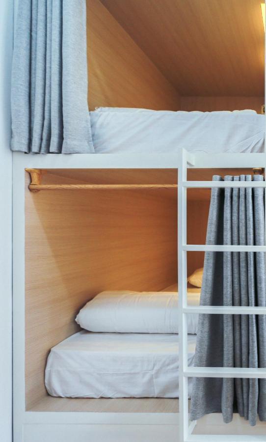 Petit Espace Boutique Hostel Вьентьян Экстерьер фото
