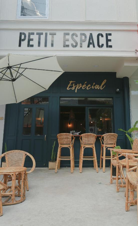Petit Espace Boutique Hostel Вьентьян Экстерьер фото